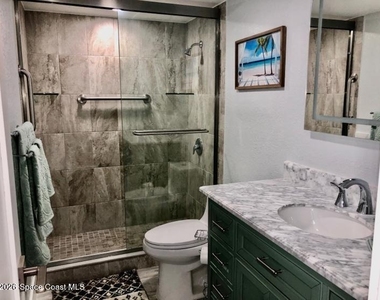 7520 Ridgewood Avenue - Photo Thumbnail 12