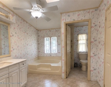 502 Seagull Drive - Photo Thumbnail 5