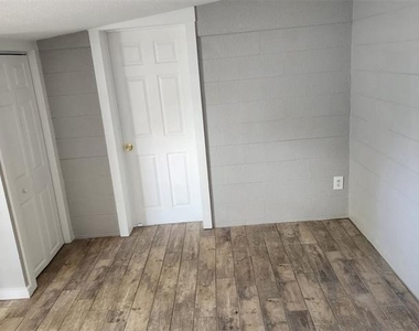 6026 Missouri Avenue - Photo Thumbnail 9
