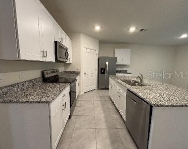 526 Anne Street - Photo Thumbnail 1