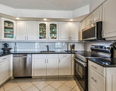 101 Benjamin Franklin Drive - Photo Thumbnail 20