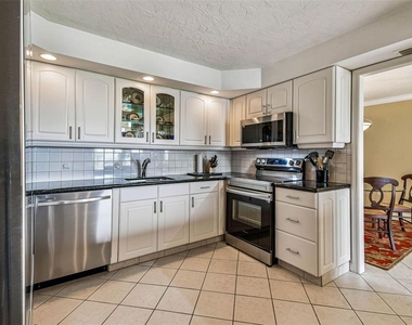 101 Benjamin Franklin Drive - Photo Thumbnail 21