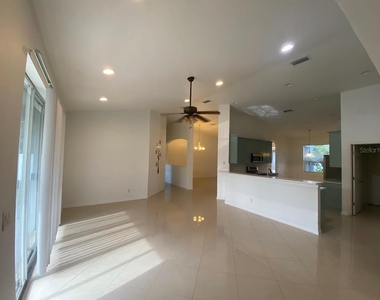 11744 Holly Creek Drive - Photo Thumbnail 6