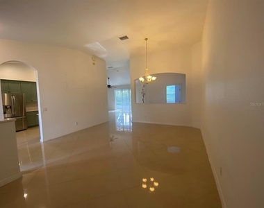 11744 Holly Creek Drive - Photo Thumbnail 14