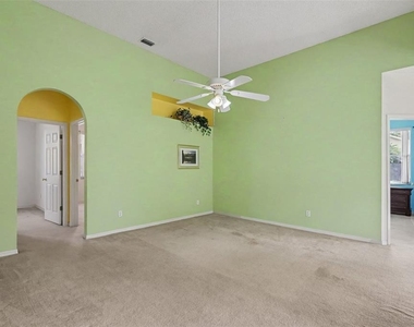 517 Greg Street - Photo Thumbnail 11