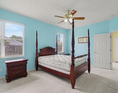 517 Greg Street - Photo Thumbnail 15