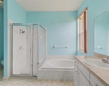 517 Greg Street - Photo Thumbnail 18