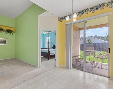 517 Greg Street - Photo Thumbnail 10