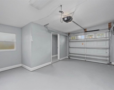 1520 S Church Avenue - Photo Thumbnail 33