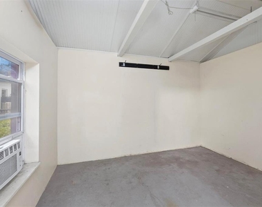 1520 S Church Avenue - Photo Thumbnail 29