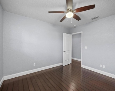 1520 S Church Avenue - Photo Thumbnail 22