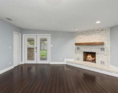 1520 S Church Avenue - Photo Thumbnail 2