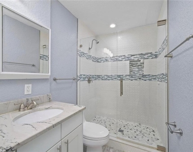1520 S Church Avenue - Photo Thumbnail 17