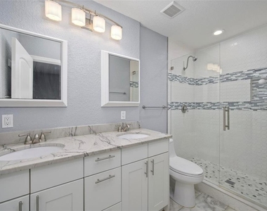 1520 S Church Avenue - Photo Thumbnail 16