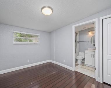 1520 S Church Avenue - Photo Thumbnail 15