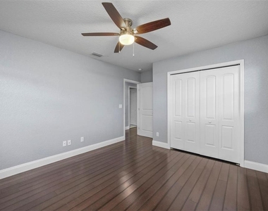 1520 S Church Avenue - Photo Thumbnail 19