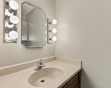 2700 Bayshore Boulevard - Photo Thumbnail 17