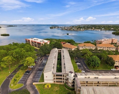 2700 Bayshore Boulevard - Photo Thumbnail 2