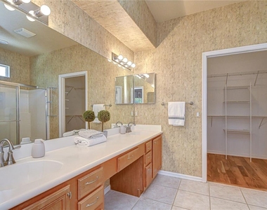 8005 Shaddock Place - Photo Thumbnail 12