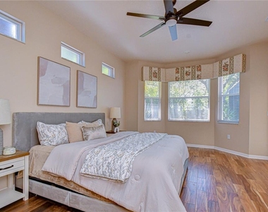 8005 Shaddock Place - Photo Thumbnail 15