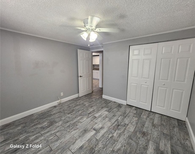1400 Strawberry Place - Photo Thumbnail 6