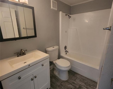 1400 Strawberry Place - Photo Thumbnail 7