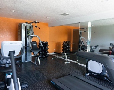 206 Thorn Tree Place - Photo Thumbnail 9