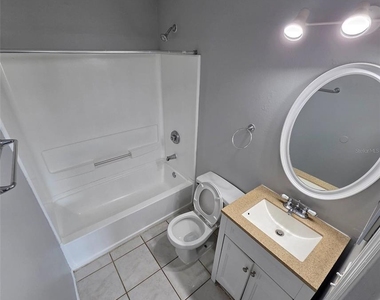 206 Thorn Tree Place - Photo Thumbnail 4