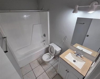 206 Thorn Tree Place - Photo Thumbnail 7