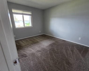 206 Thorn Tree Place - Photo Thumbnail 3