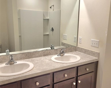 10836 Trailing Vine Drive - Photo Thumbnail 8
