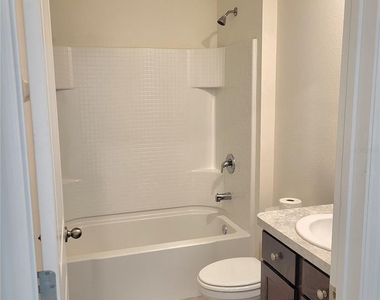10836 Trailing Vine Drive - Photo Thumbnail 9