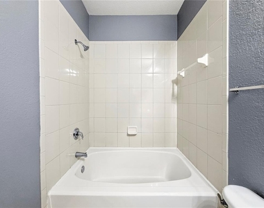 10209 Courtney Palms Boulevard - Photo Thumbnail 15