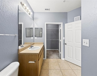 10209 Courtney Palms Boulevard - Photo Thumbnail 13