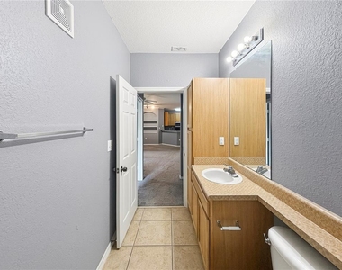 10209 Courtney Palms Boulevard - Photo Thumbnail 18