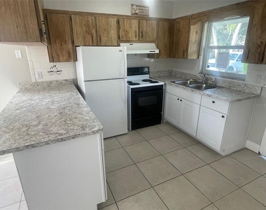7322 Janczlik Drive - Photo Thumbnail 5