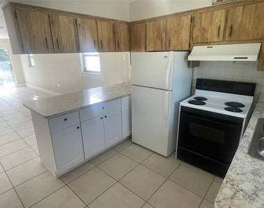 7322 Janczlik Drive - Photo Thumbnail 7
