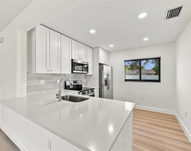 3215 W Dewey Street - Photo Thumbnail 8