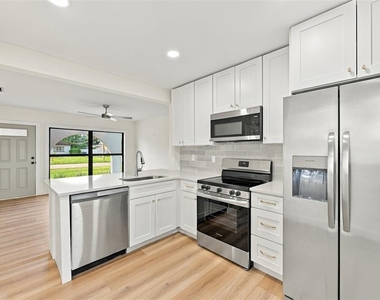 3215 W Dewey Street - Photo Thumbnail 7