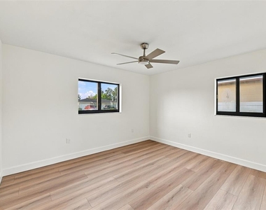 3215 W Dewey Street - Photo Thumbnail 23