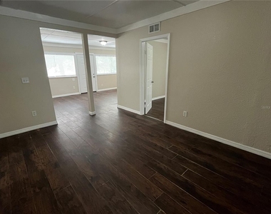 1103 Ne 9th Avenue - Photo Thumbnail 2