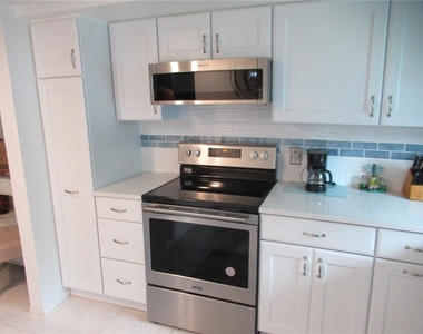 2441 Persian Drive - Photo Thumbnail 5