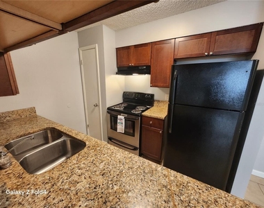638 Golden Raintree Place - Photo Thumbnail 5