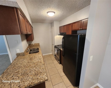638 Golden Raintree Place - Photo Thumbnail 4