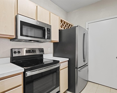 8513 Lucuya Way - Photo Thumbnail 8