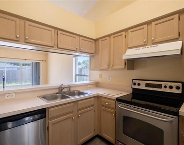 12916 Brant Tree Drive - Photo Thumbnail 8