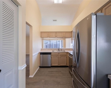 12916 Brant Tree Drive - Photo Thumbnail 7