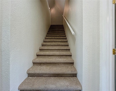 313 Jefferson Avenue S - Photo Thumbnail 20