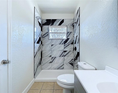 313 Jefferson Avenue S - Photo Thumbnail 15