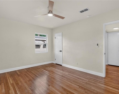 6946 5th Avenue N - Photo Thumbnail 10